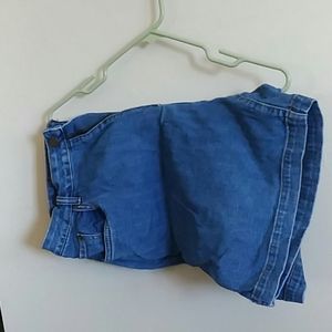 Woman's shorts